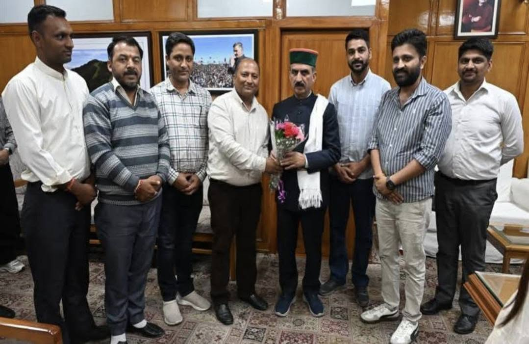 Delegation felicitates the Hon'ble Chief Minister, H.P.